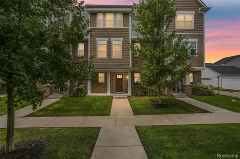 2500 Normandy Rd #46, Royal Oak, MI 48073