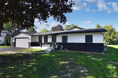 5187 Lippincott Blvd, Burton, MI 48519