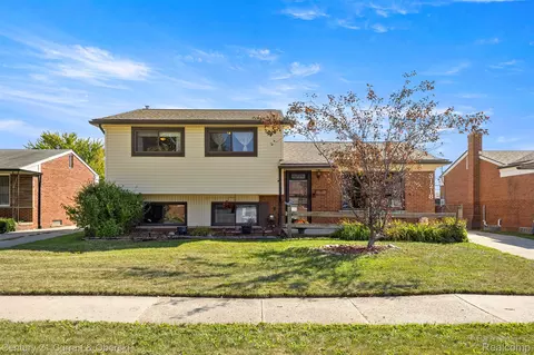 31218 Fairfield Dr, Warren, MI 48088