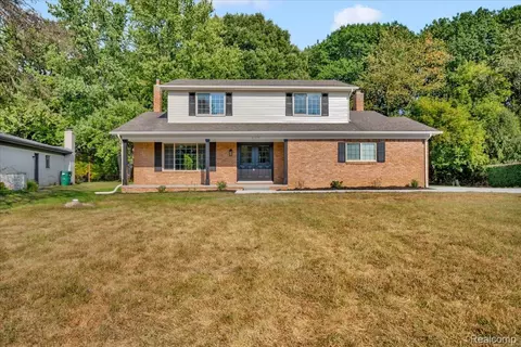 61326 Woodstock Ct, Washington, MI 48094