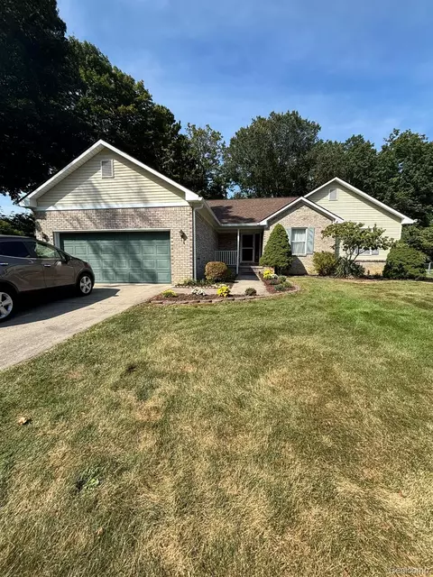 31574 Trestain St, Farmington Hills, MI 48336