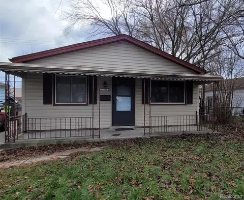 21156 Woodward St, Clinton Township, MI 48035