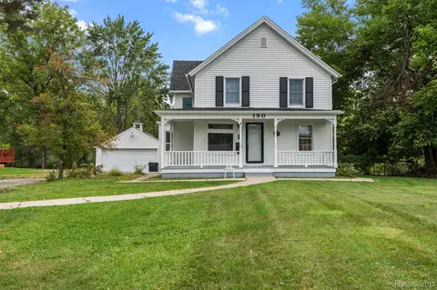 190 Riverside Dr, Mount Clemens, MI 48043