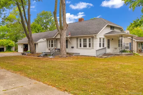 3363 Meinrad Dr, Waterford, MI 48329