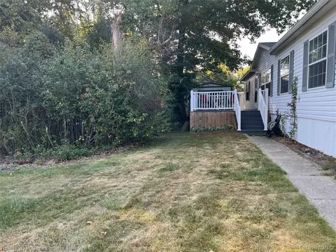 124 Hidden Spgs, Burtchville, MI 48059