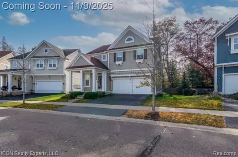 2030 Pine Lake Trl, Keego Harbor, MI 48320