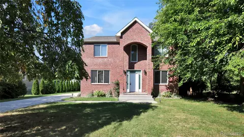 3070 Gerald Ave, Rochester Hills, MI 48307