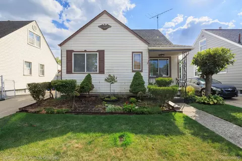 525 Garfield Ave, Lincoln Park, MI 48146