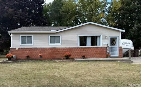36216 Harroun Ct, Wayne, MI 48184