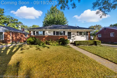 8843 Headley Dr, Sterling Heights, MI 48314