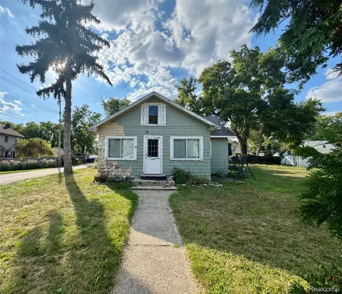 2903 Elba Ave, Waterford, MI 48329