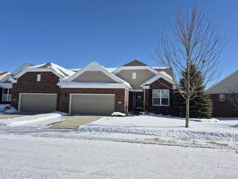 2081 Orwell St, Orion, MI 48360