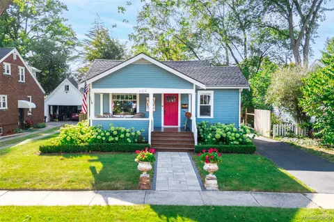 609 N Harvey St, Plymouth, MI 48170