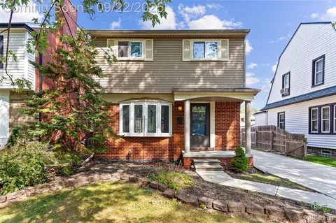 354 Emmons Blvd, Wyandotte, MI 48192