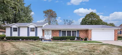 1482 Wagon Wheel Ln, Grand Blanc, MI 48439