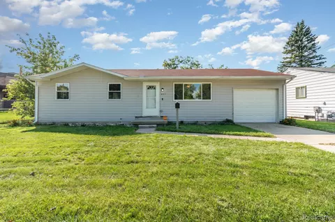 631 Cathay St, Saginaw, MI 48601