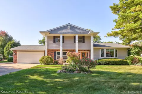 2353 Belle Meade Dr, Davison, MI 48423