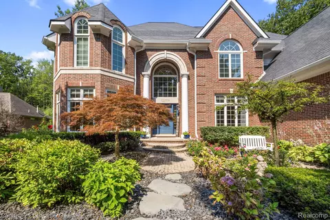 22573 Halifax Ln, Novi, MI 48374