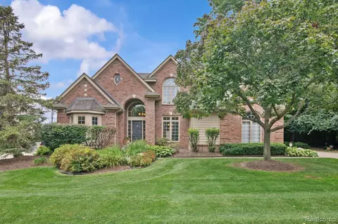 17095 Abby Cir, Northville, MI 48168