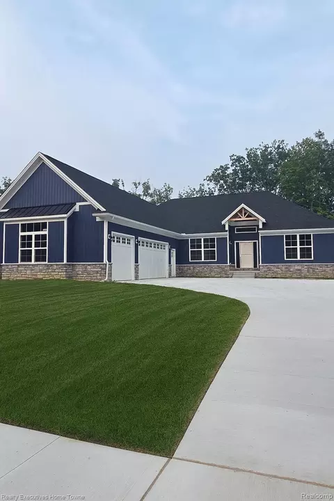 67830 Ashley Ave, Richmond, MI 48062