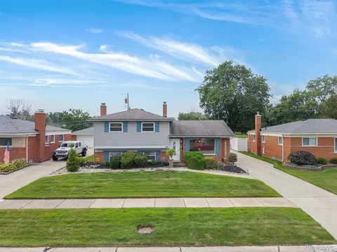 7721 Carrousel Blvd, Westland, MI 48185