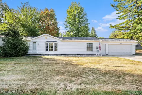 309 W 5th St, Gladwin, MI 48624