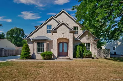 33528 Rhonswood St, Farmington, MI 48335