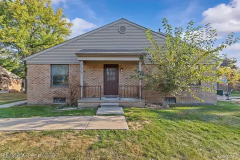 27044 Winchester St, Trenton, MI 48183