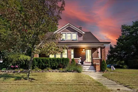 33652 Cowan Rd, Westland, MI 48185