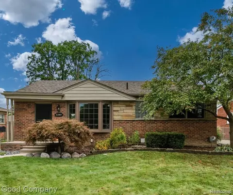23007 Kipling St, Saint Clair Shores, MI 48080