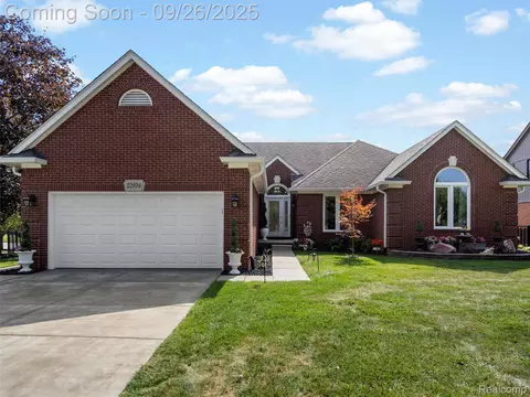20936 Adrienne Dr, Macomb, MI 48044