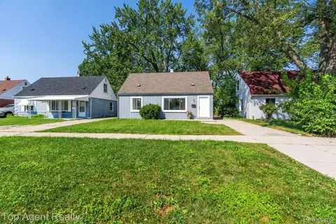 22839 Almond Ave, Eastpointe, MI 48021