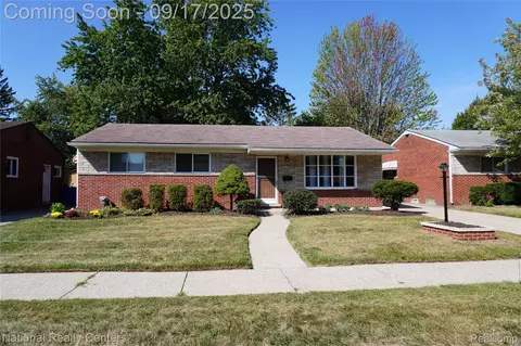 25729 Loretta Ave, Warren, MI 48091