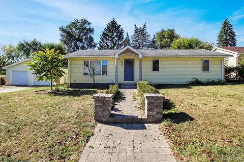 3085 Simmons Ct N, Auburn Hills, MI 48326