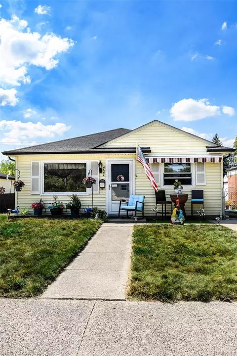 4644 Gertrude St, Dearborn Heights, MI 48125
