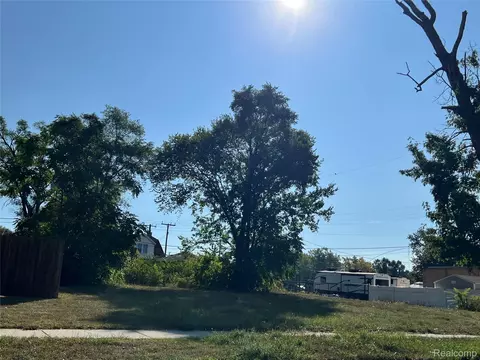 12834 Dwyer St, Hamtramck, MI 48212