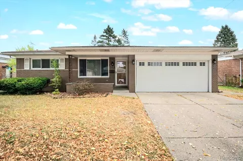 28130 Liberty Dr, Warren, MI 48092