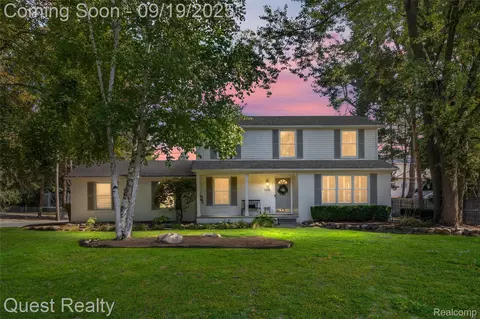 3141 Rockhaven Ave, Rochester Hills, MI 48309