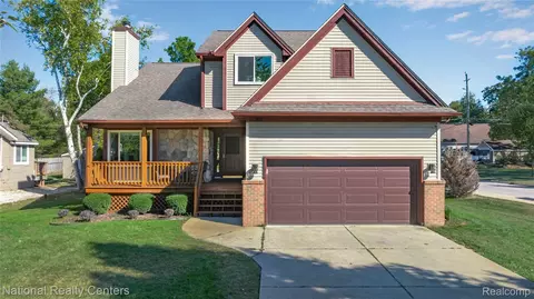 1295 E Lake Dr, Novi, MI 48377