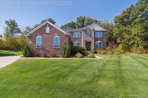 62249 Keeneland Ct, South Lyon, MI 48178