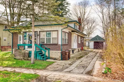 316 S Main St, Webberville, MI 48892