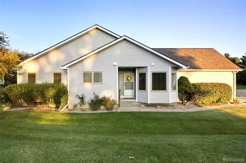 1083 Linda Dr, Davison, MI 48423