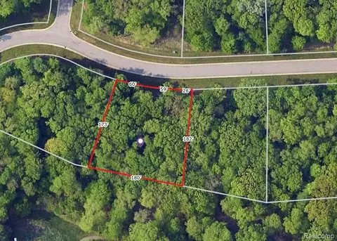 643 Kings Fairway Ln, Grand Blanc, MI 48439