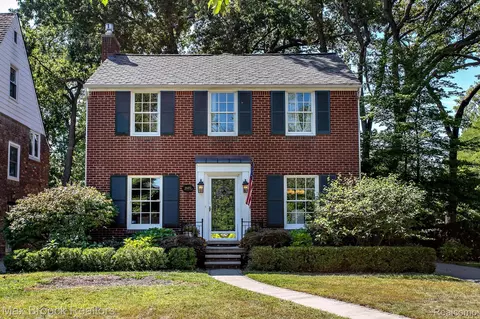 25475 Dundee Rd, Royal Oak, MI 48067
