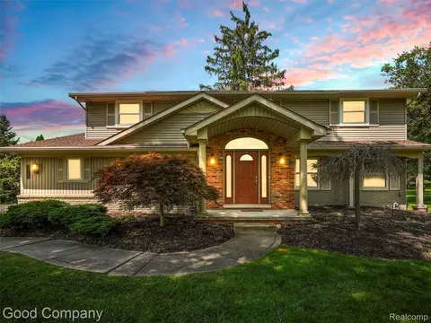 26299 Springfield Dr, Farmington, MI 48334