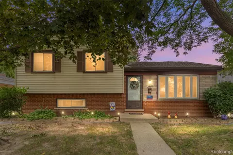 31650 Nelson Dr, Warren, MI 48088