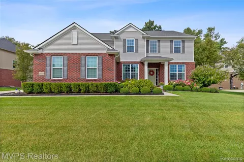 13501 Brampton Ct, Shelby Township, MI 48315