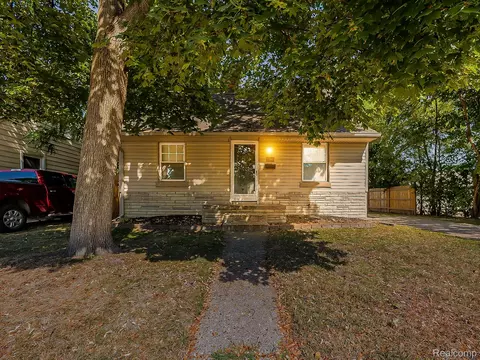33940 Richard St, Wayne, MI 48184