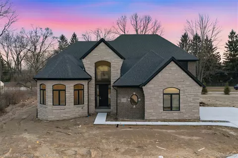 12020 Encore Ct, Shelby Township, MI 48315