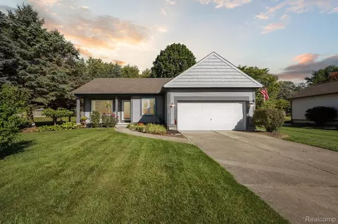 6358 Windham Pl, Grand Blanc, MI 48439